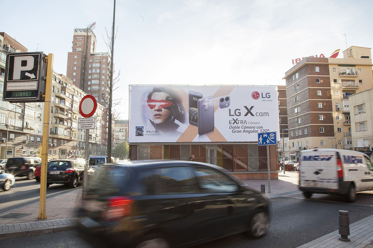Campaña publicitaria exterior en Madrid para LG