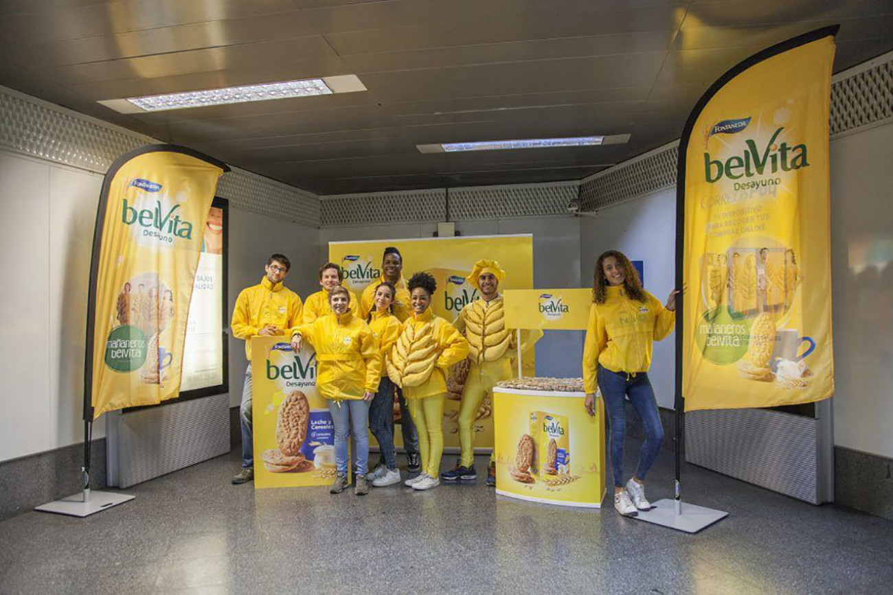 Stand marketing exterior en intercambiador de transporte Madrid