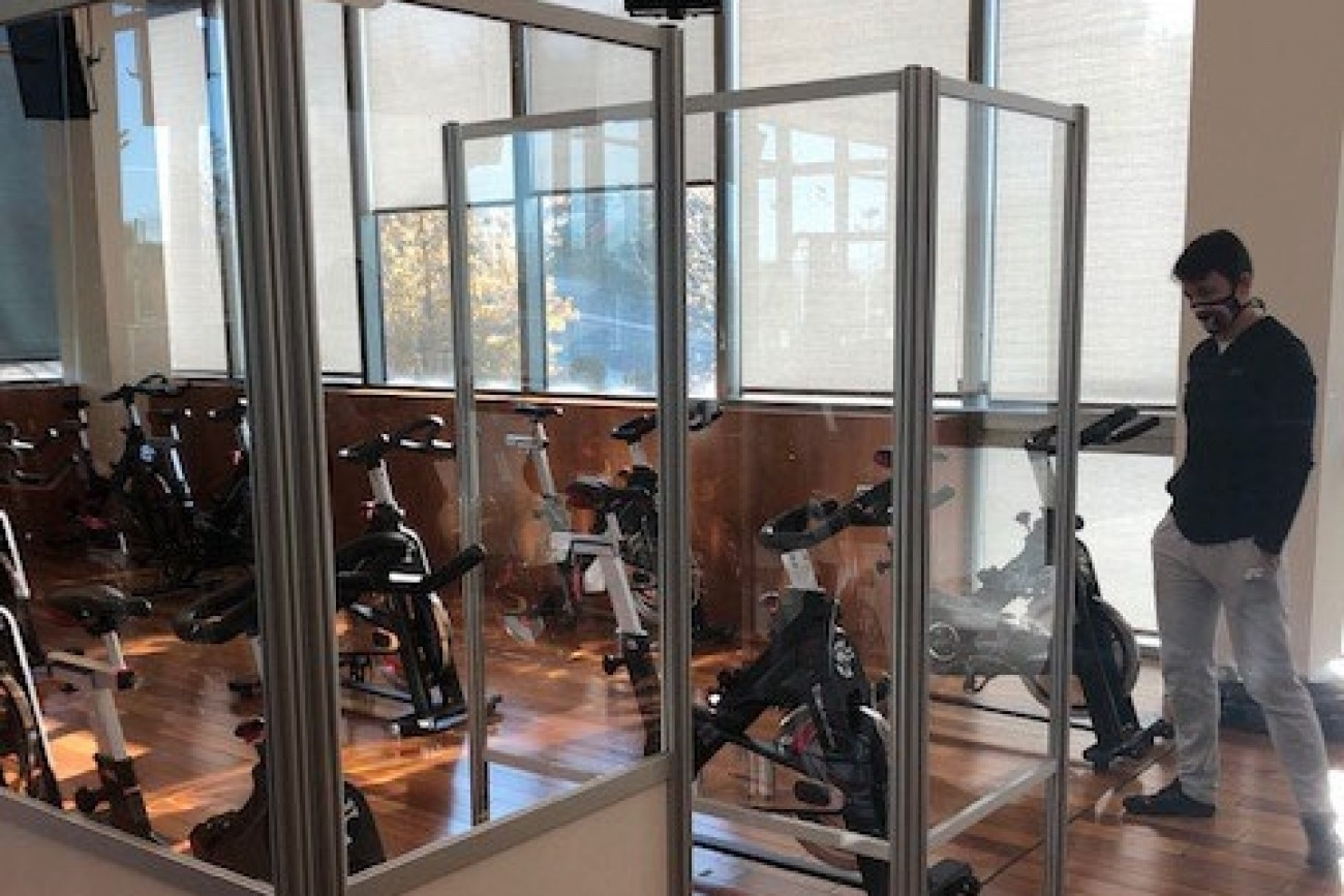 Mamparas protección contra Covid para gimnasios