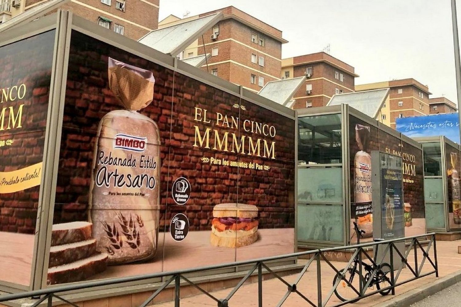Soportes de publicidad en grandes formatos para Bimbo Rebanada Estilo Artesano