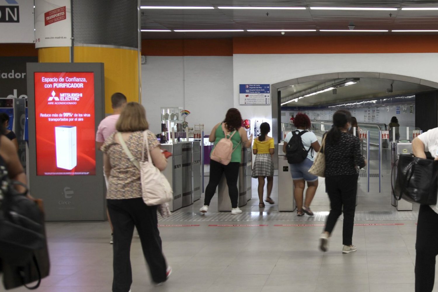 Mitsubishi Electric en mupis digitales de Intercambiador Plaza de Castilla