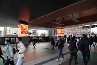 Campañas para marcas gran consumo con publicidad espectacular DOOH en Madrid
