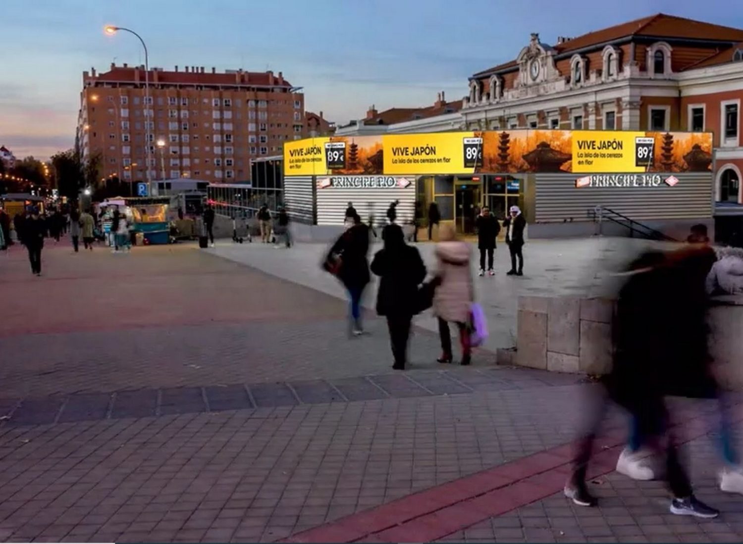 Fachada publicitaria digital espectacular en Intercambiador Estación Príncipe Pío Madrid
