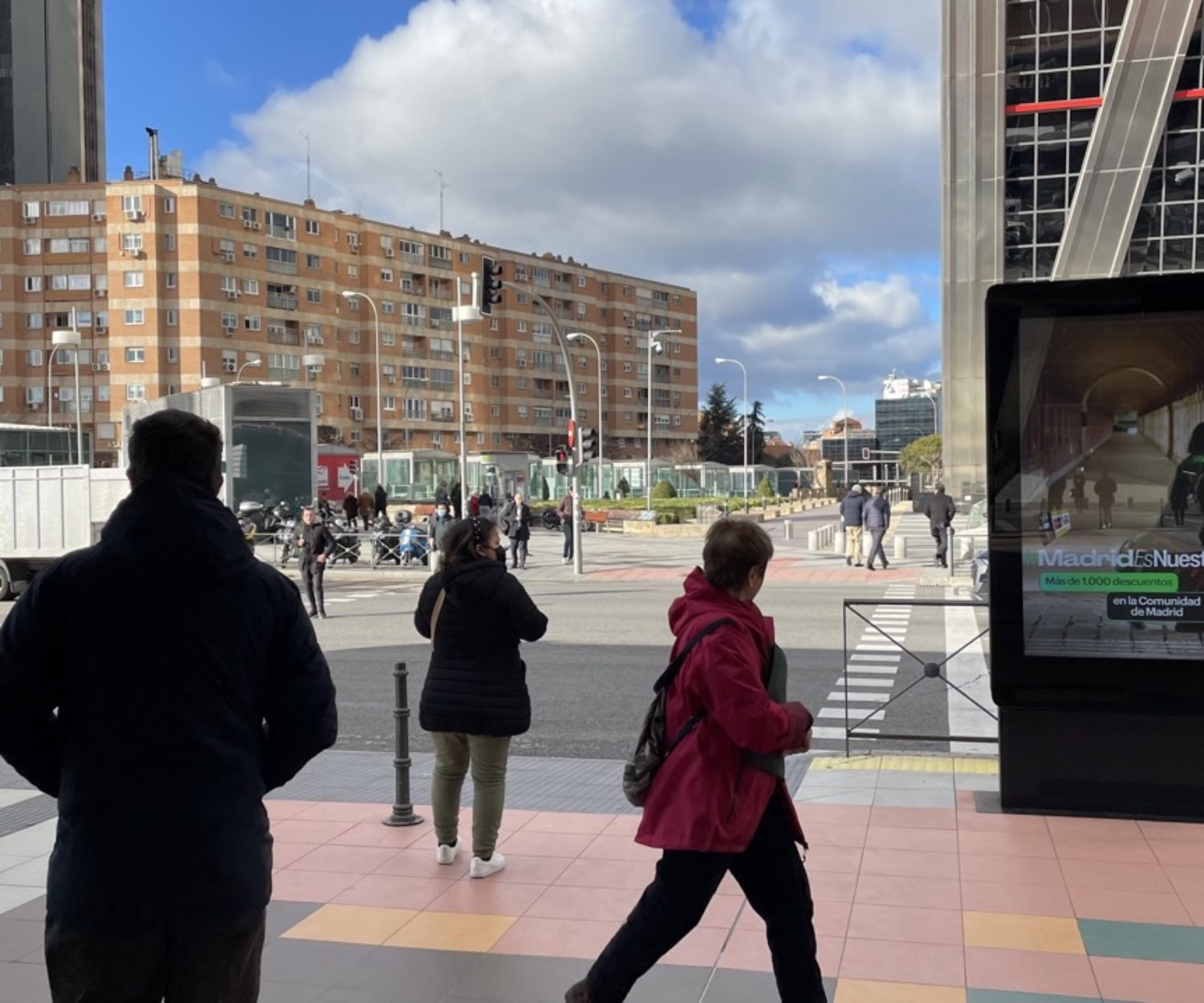 Mupis digitales de exterior en Intercambiador Plaza Castilla Madrid - Campaña Caixabank