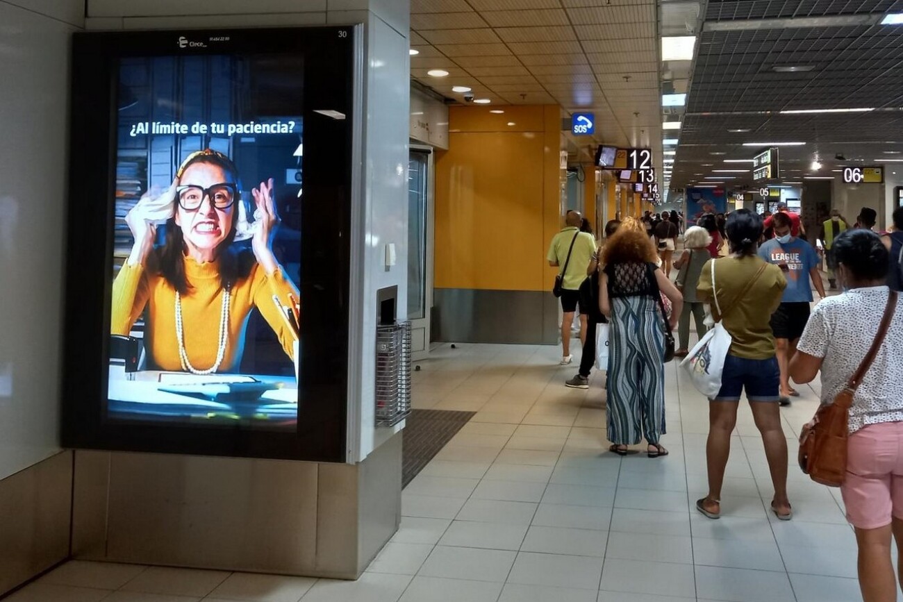 Mupis digitales publicidad exterior en intercambiador de Príncipe Pío en Madrid