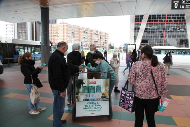 Pórtico de la Castellana. Espacio de alquiler para stands y furgones de sampling de Leche Pascual en Plaza de Castilla en Madrid