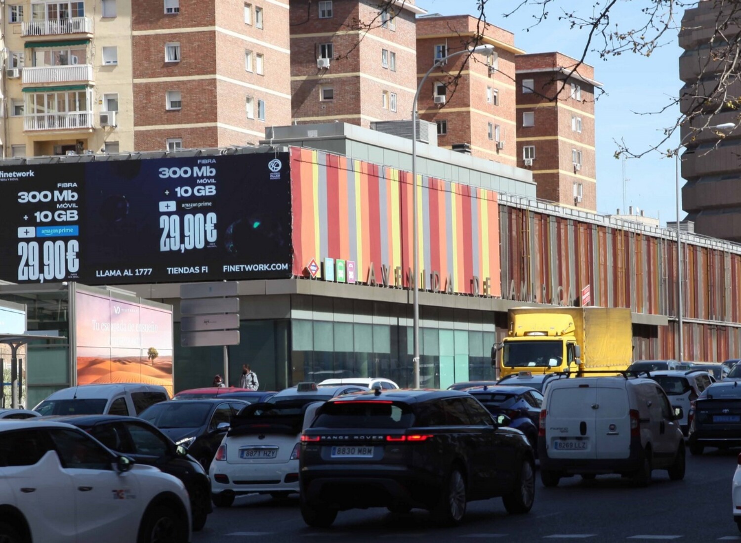Campaña anuncios de Finetwork en circuito DOOH en Avenida de América