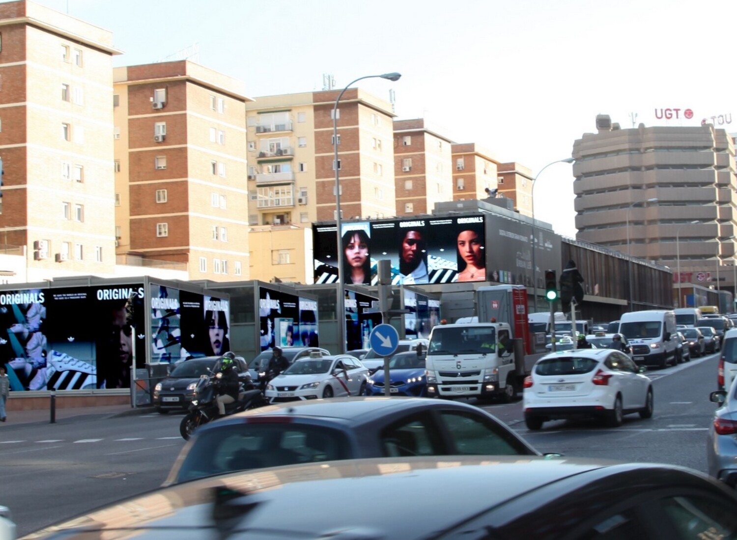 Campaña publicitaria ADIDAS 1000 ORIGINALS en marketing espectacular en Madrid