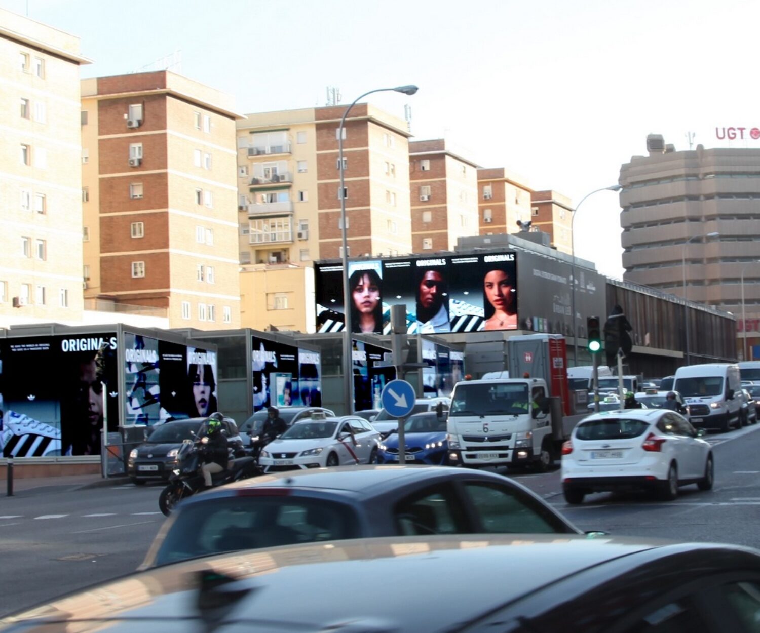 Campaña publicitaria ADIDAS 1000 ORIGINALS en marketing espectacular en Madrid