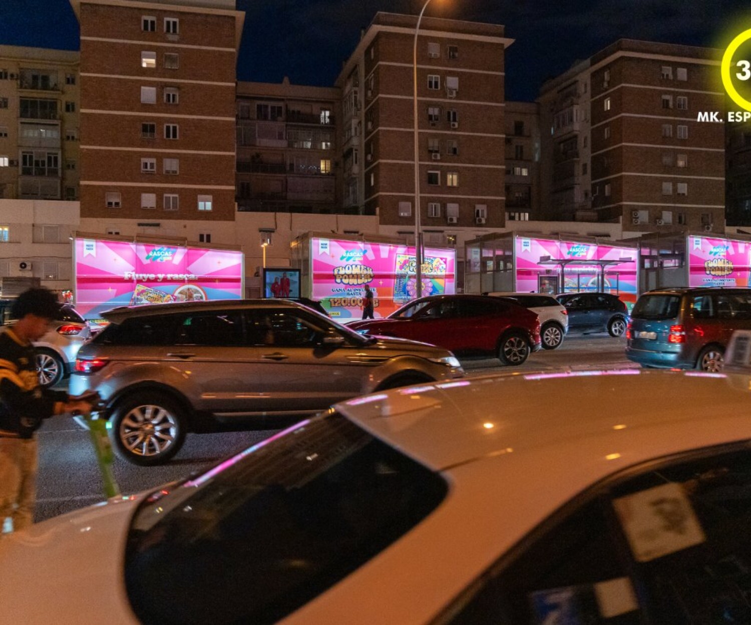 Marketing espectacular 360 en Estación Avenida de América Madrid - soportes publicitarios iluminados