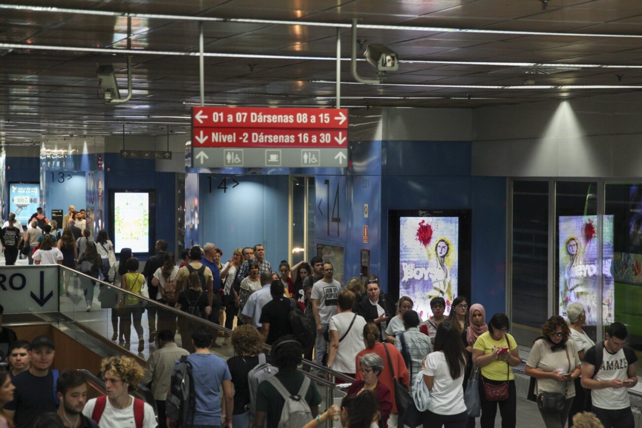 Circuito de mupis digitales indoor en Estación Príncipe Pío de Madrid, Metro, trenes de cercanías y autobuses