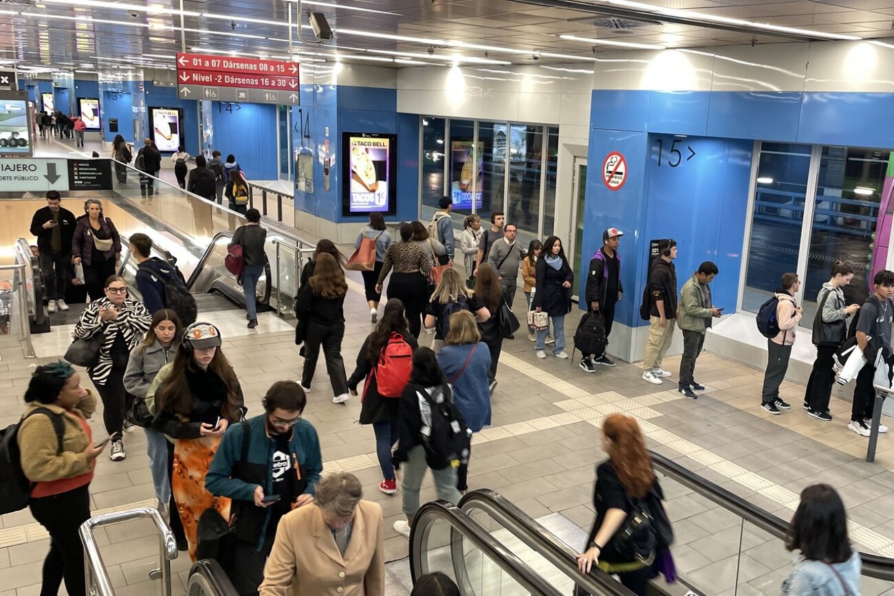 Soportes de publicidad digital en Estación Príncipe Pío Madrid TACO BELL