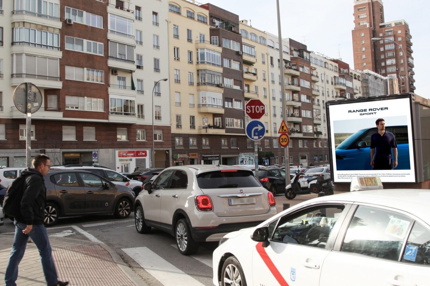 Publicidad digital exterior en Madrid - Pantallas gran formato Urban Led