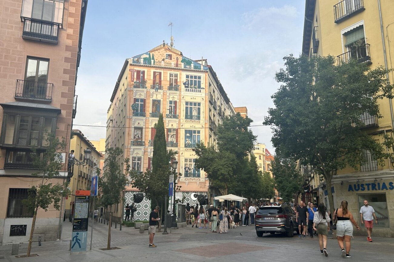 Espacio en alquiler para marketing callejero street marketing Plaza de Santiago Madrid