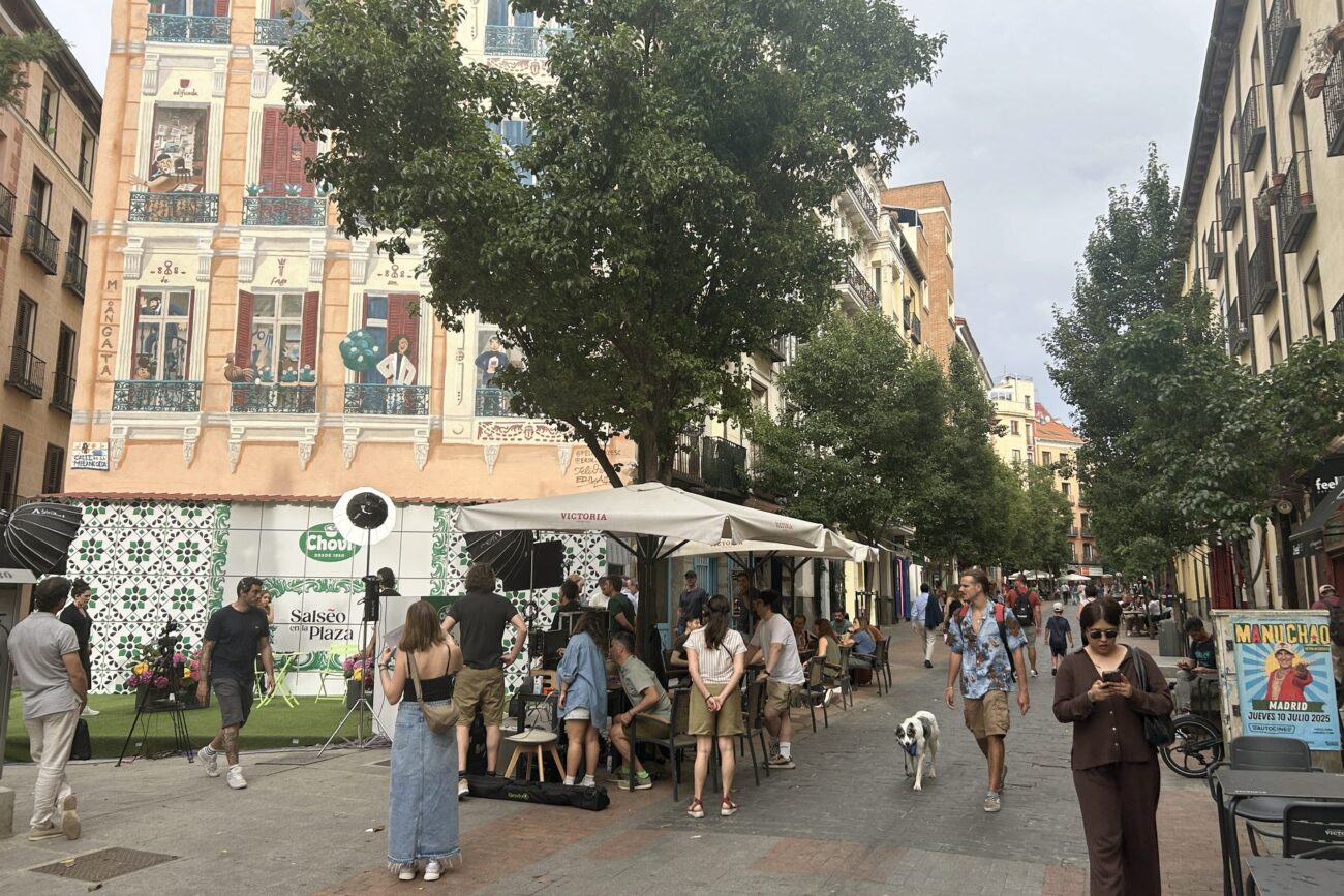 Espacio exterior con encanto en alquiler para activaciones y acciones especiales de marketing Plaza de Santiago Madrid