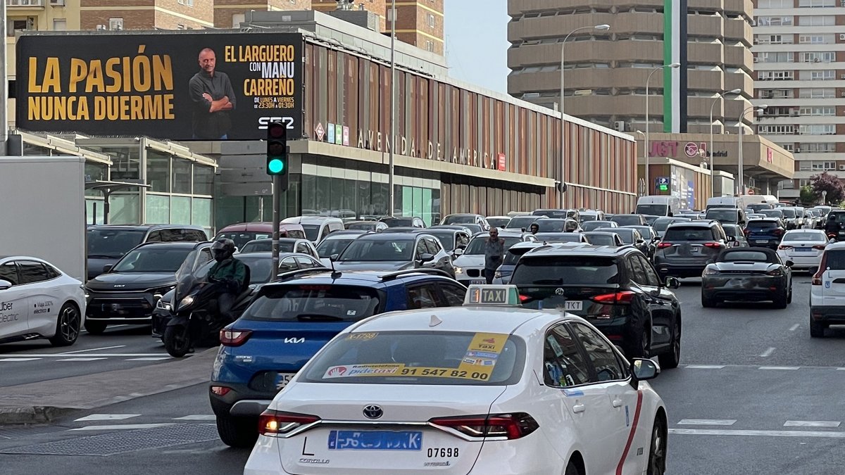 Inventario pantallas pDOOH Urban Led Avenida de América Madrid campaña El Larguero